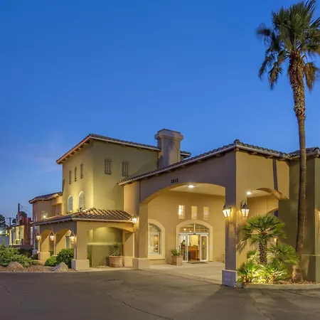 Best Western Plus A Wayfarer\'s Inn&Suites