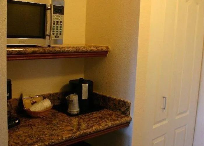 Hotel Western A Wayfarer's Inn&suites